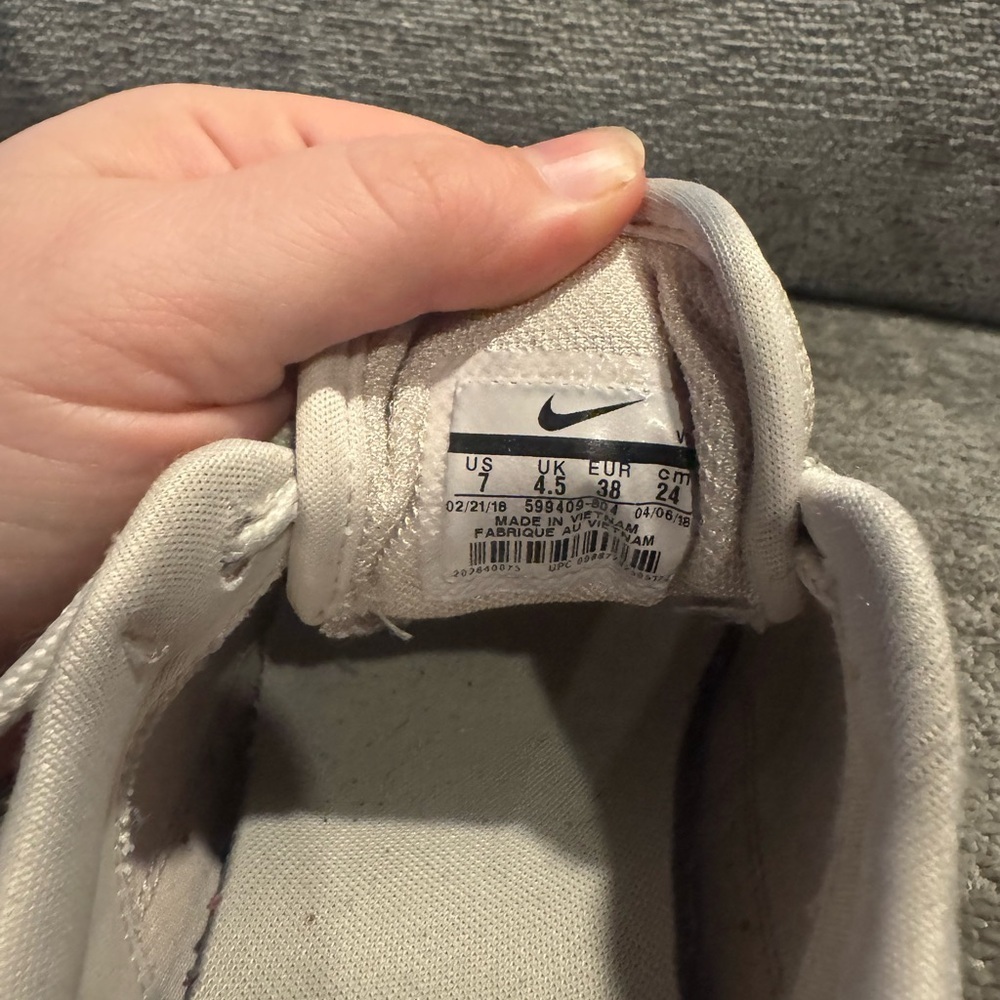 Nike Air Max Women's Beige and White Sneakers Size 7 - Picture 5 of 9
